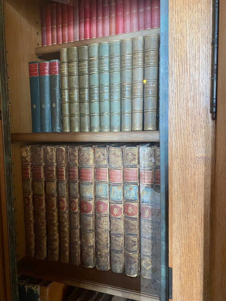 Bibliothek Villa Kérilos