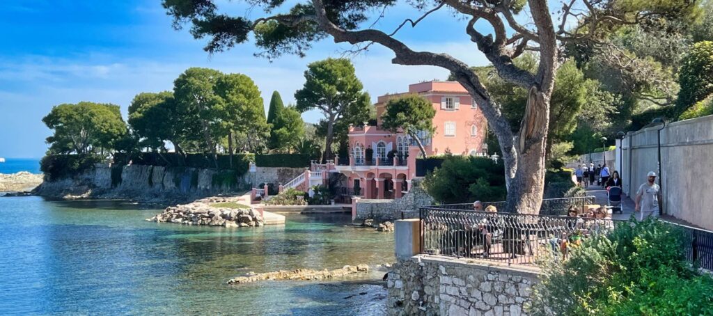 Cap Ferrat - the Pink Villa